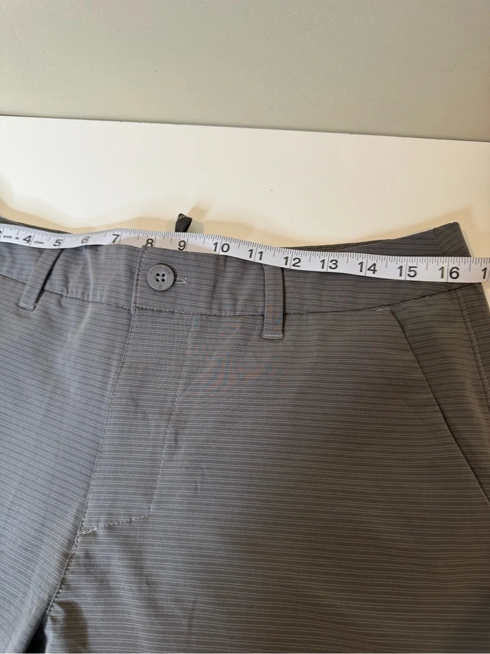 Hang Ten Men’s Gray Performance Golf Shorts Size 32